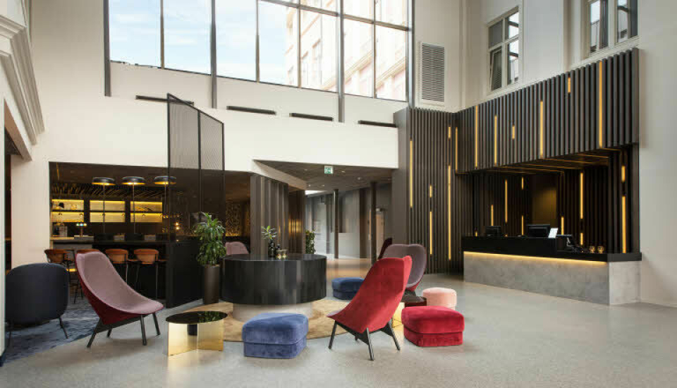 PUSSET OPP: Hotellet, som ligger midt i Drammen by, har 289 rom, og er ganske nylig renovert. Bildet er hentet fra lobbyen.