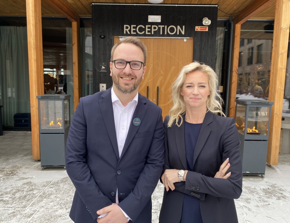 SUKSESS: Hotelldirektør Lovisa Hegborn og hotellsjef Lars Erik Stavik har god grunn til å smile: Lily Country Club på Kløfta utenfor Oslo går godt.