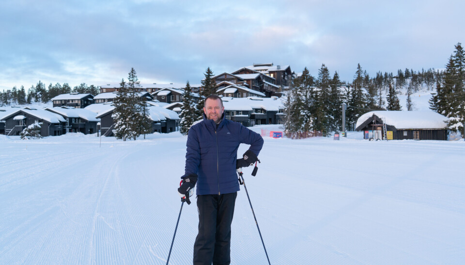 TATT GREP: Hotelldirektør Sjur Aalvik elsker Norefjell sommer og vinter, og er en ivrig skikjører. 53-åringen har snudd underskudd til overskudd. TATT GREP: Hotelldirektør Sjur Aalvik elsker Norefjell sommer og vinter, og er en ivrig skikjører. 53-åringen har snudd underskudd til overskudd.