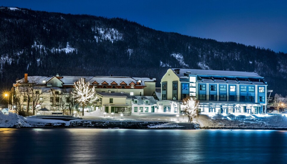 SKIFTER EIER: Fru Haugans Hotel har vært et landemerke i Mosjøen i et par hundre år. Nå skal hotellet selges. SKIFTER EIER: Fru Haugans Hotel har vært et landemerke i Mosjøen i et par hundre år. Nå skal hotellet selges.