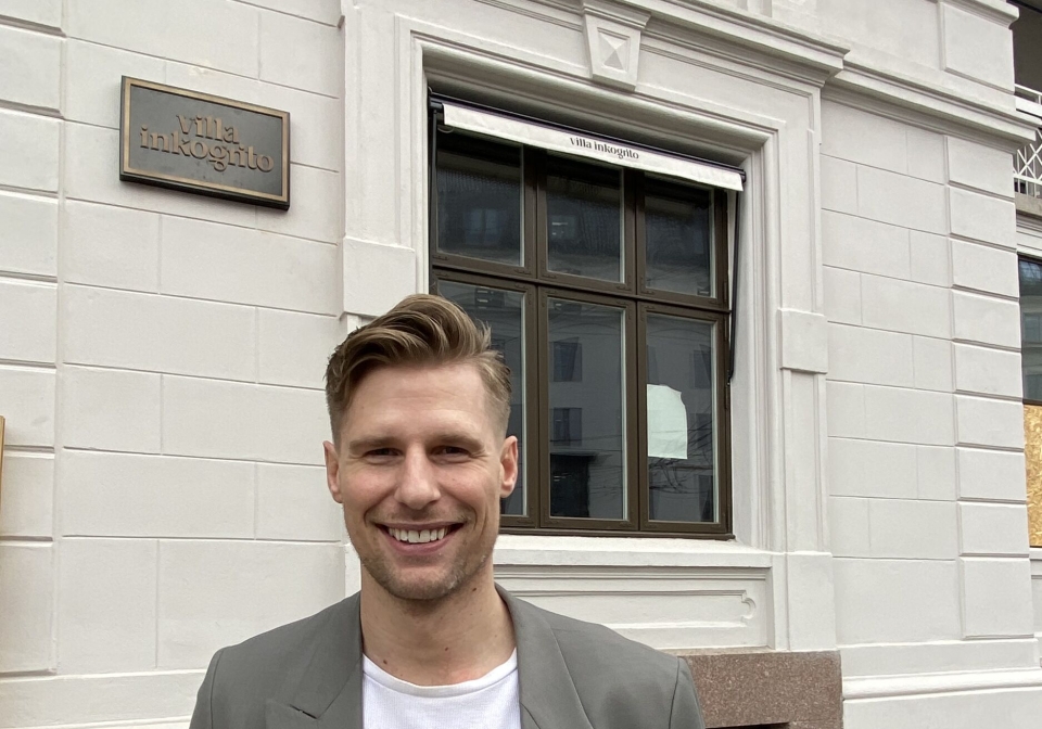 GODT I GANG: Salgsdirektør for Sommerro og Villa Inkognito, Thomas Lidén, forteller om stor interesse for villaen bare uker før åpning.