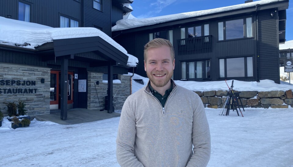 RUTINERT SJEF: Daglig leder ved Pellestova Hotell Hafjell har jobbet på hotellet i åtte år. – Bjørn Rune har kostet på mye siden han overtok hotellet i 2012, sier 32-åringen. RUTINERT SJEF: Daglig leder ved Pellestova Hotell Hafjell har jobbet på hotellet i åtte år. – Bjørn Rune har kostet på mye siden han overtok hotellet i 2012, sier 32-åringen.