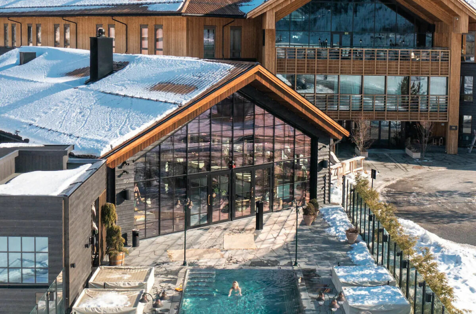 POPULÆRT: På Fýri Resort i Hemsedal er det ventelister på hotellrom. Hotellet, som sto klart i 2019, ligger 625 meter over havet med utsikt mot idylliske Tottentoppen, og har vært en enorm suksess.