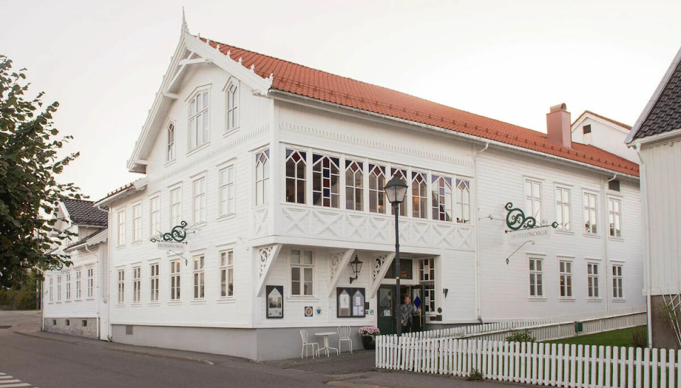 IDYLL: Hotellet ligger i Lillesand sentrum, og jubilerer dette året med 150 års sammenhengende hotelldrift.