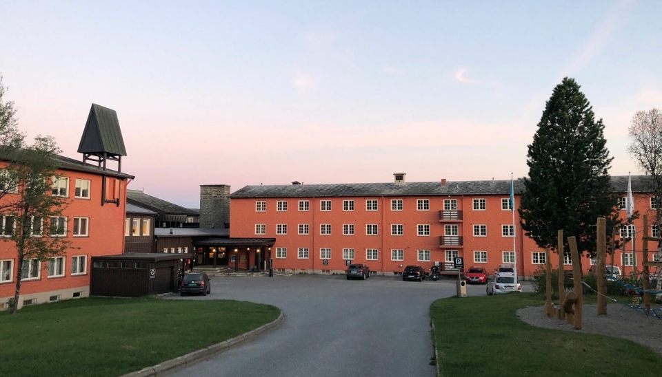STORE OPPGRADERINGER: Idylliske Røros Hotell investerer store summer for å kutte i energiforbruket. I desember i fjor hadde hotellet 1.2 millioner i strømregning.