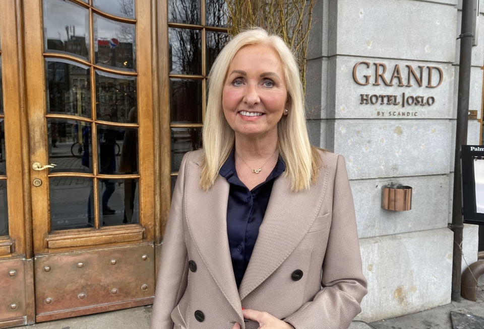 LYKKES: Direktør Toril Flåskjer har enormt med erfaring fra et langt yrkesliv innen hotellbransjen. På Grand Hotel er det innført flere ting som bidrar til økt trivsel og godt arbeidsmiljø.