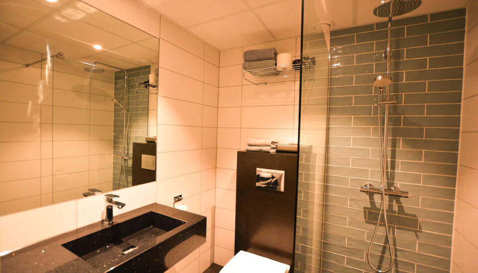 BLIR NYTT: – Det var et stort behov for renovering. Dette vil hjelpe enormt og gi resultater for hotellet, sier direktør Marlene Føre Frantzen. Bildet er hentet fra et av baderommene.