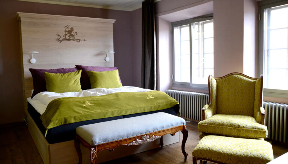 GAMMEL STIL: Suiten på Kongsvinger Festning er populær blant gjestene. Tidligere i år inngikk de samarbeid med Strawberry, nå er de på jakt etter nye lokasjoner.