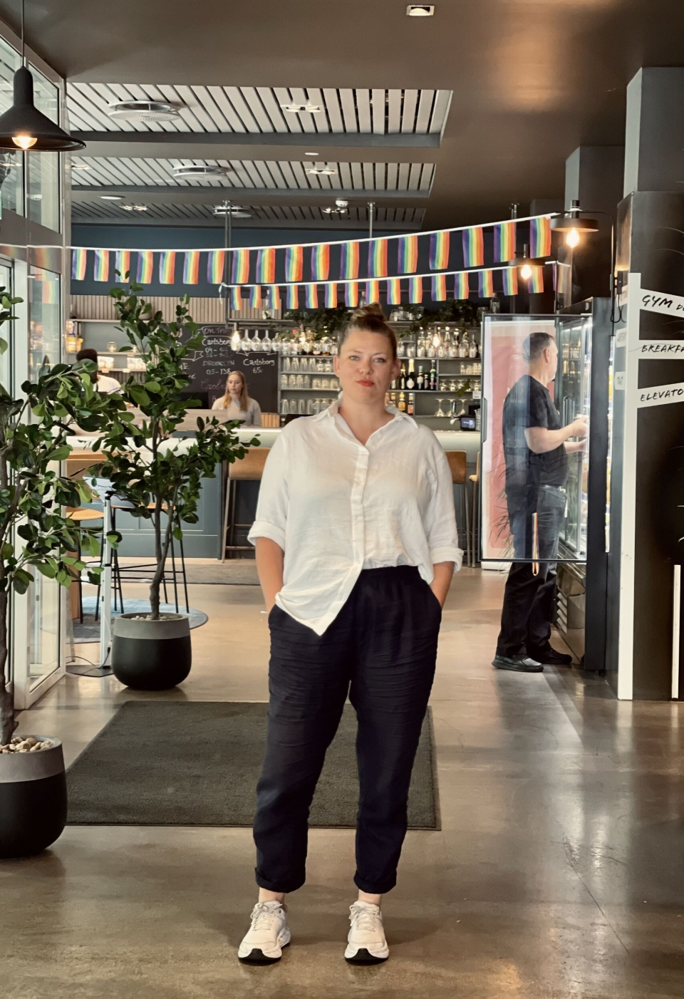 FULL AV ENERGI: 44 år gamle Solveig Voldheim har nok å henge fingrene i. Når hun skal slappe av, reiser hun vekk fra hovedstaden og til huset på Skarnes.