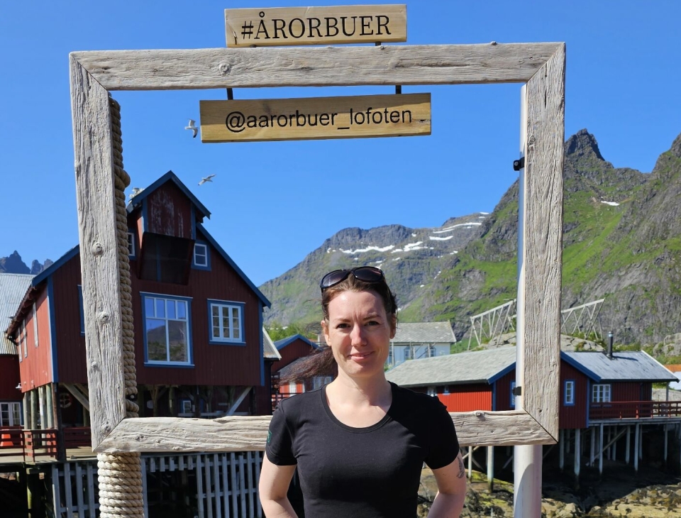 FULLT KJØR: Mari Mo startet som hotellsjef 1. juni i år, og er allerede godt i gang med jobben,. Det er fullt kjør på Å Rorbuer i Lofoten i sommer.