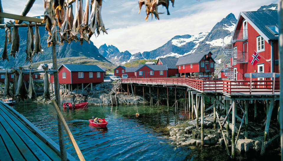 IDYLL: – Å Rorbuer selges selv, sier hotellsjef Mari Mo. Naturen rundt perlen er upåklagelig. IDYLL: – Å Rorbuer selges selv, sier hotellsjef Mari Mo. Naturen rundt perlen er upåklagelig.