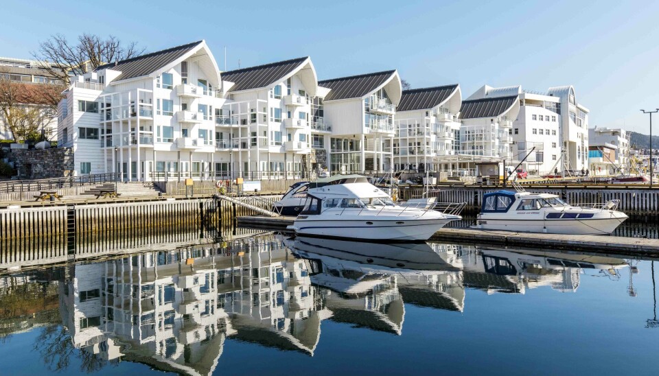 IDYLLISK: Molde Fjordhotell har 60 rom og ligger fantastisk til med vannet som nærmeste nabo.