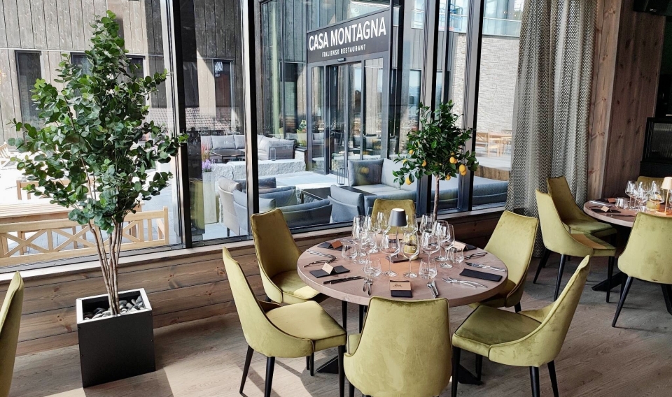 VÆR SÅ GOD - SPIS: Beitostølens nyeste restuarant, Casa Montagna, åpnet for publikum 1.juli, men den offisielle åpningen er 26. august.