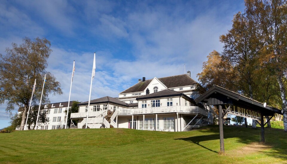 IDYLL: Hotellet ved Selbusjøen har feiende flott utsikt og store utviklingsmuligheter. Fra årsskiftet 2023/2024 blir hotellet en del av Thon Hotels. IDYLL: Hotellet ved Selbusjøen har feiende flott utsikt og store utviklingsmuligheter. Fra årsskiftet 2023/2024 blir hotellet en del av Thon Hotels.