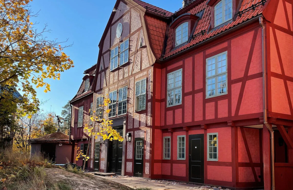 IDYLL: Hotellet ligger bare et langskudd unna Oslofjorden. På Hvitsten i Vestby kommune får du ikke bare hotell, men også galleri, museum, park og god mat.