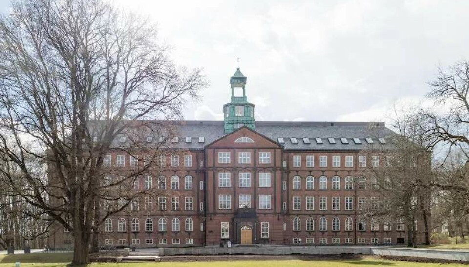 HOTELL NESTE? Her - i Tårnbygningen hos Norges miljø- og biovitenskapelige universitet i Ås, håper Tony Eide i Festningshotellene å realisere planene om hotell. HOTELL NESTE? Her - i Tårnbygningen hos Norges miljø- og biovitenskapelige universitet i Ås, håper Tony Eide i Festningshotellene å realisere planene om hotell.