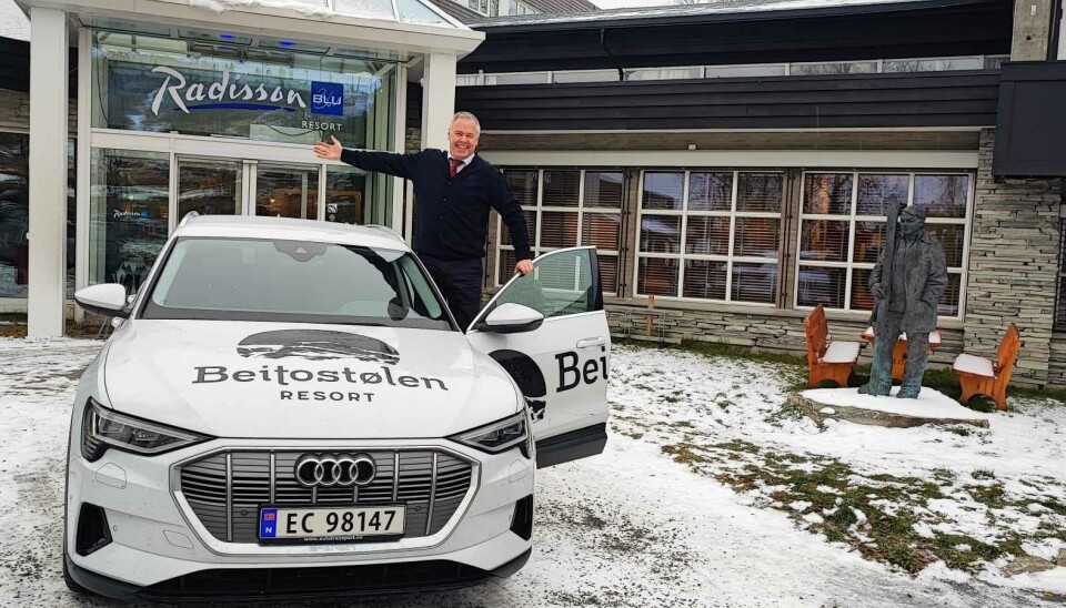GIR GASS: Adm. direktør i Beitostølen Resort, Atle Hovi, ligger ikke på latsiden. Nå håper han at flere tusen bilentusiaster tar turen til fjell i mai neste år.