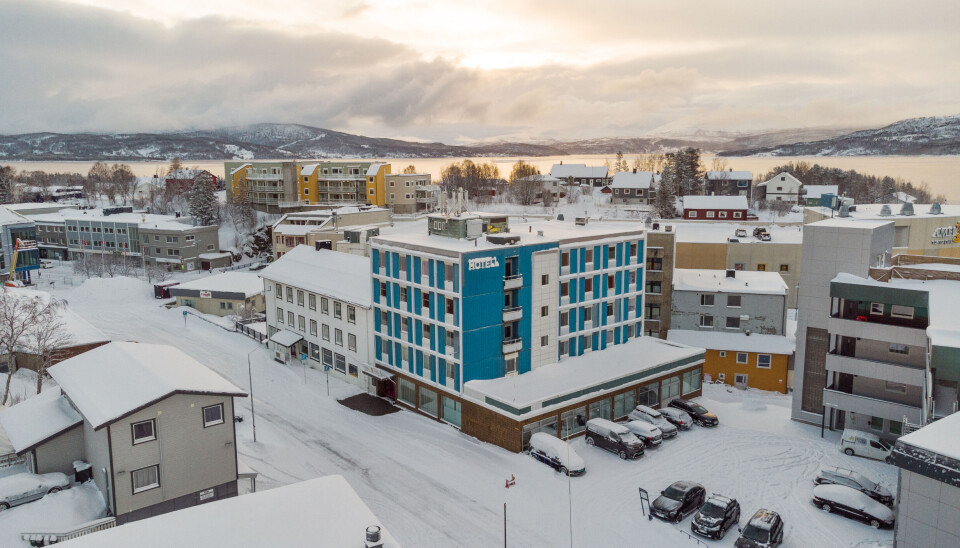 Hotellet i Finnsnes består blant annet av 57 rom, 4 møterom, restaurant og lobbybar.